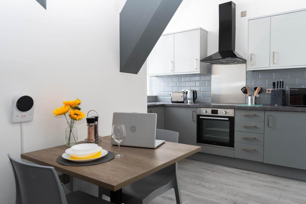 Sky Apartments Брадфорт Екстериор снимка