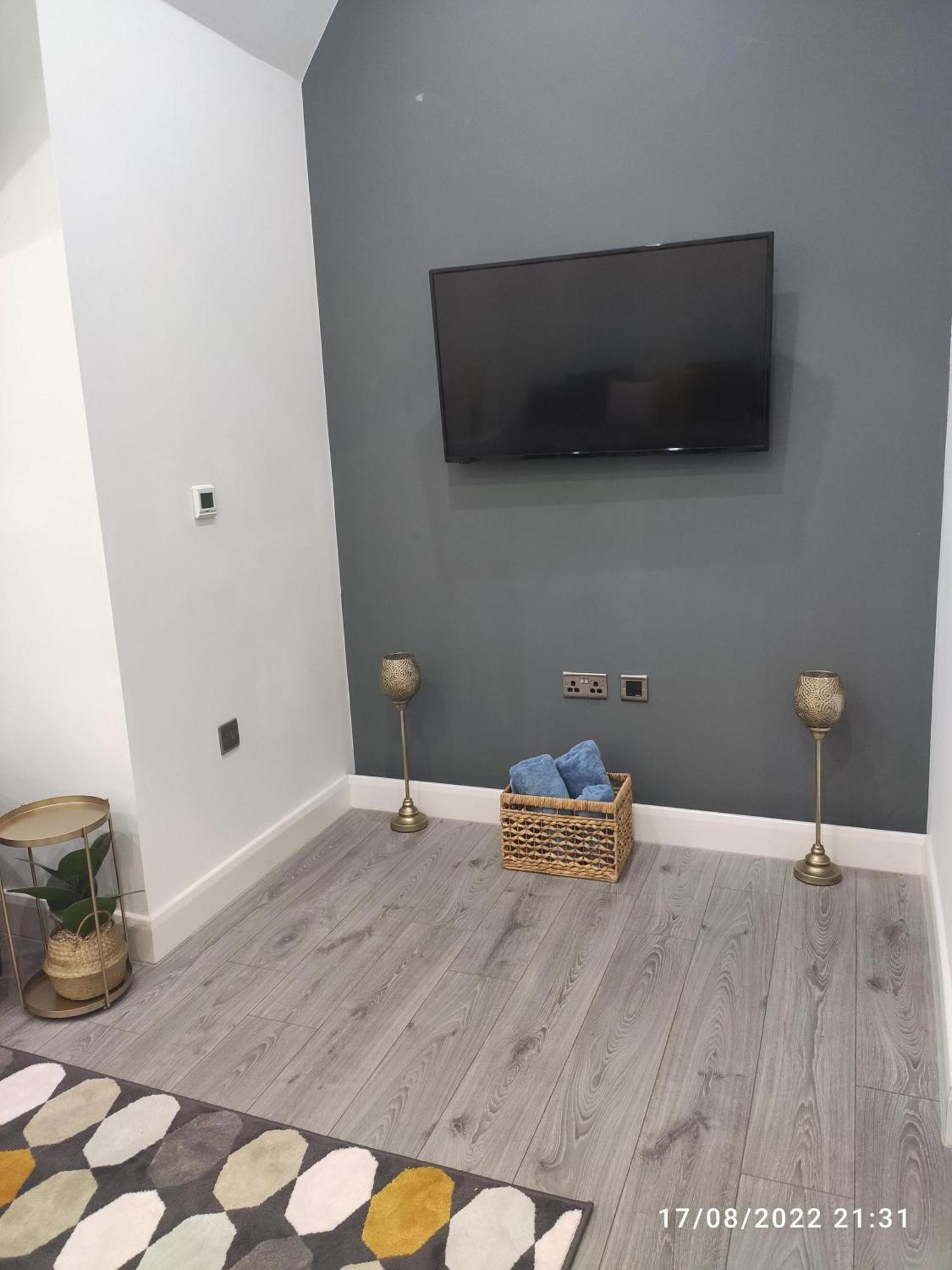 Sky Apartments Брадфорт Екстериор снимка